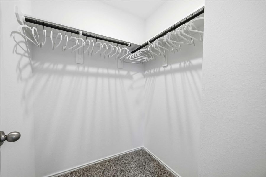 Spacious, unfurnished interior of a new home in Pineapple Square, Houston (Image 19).