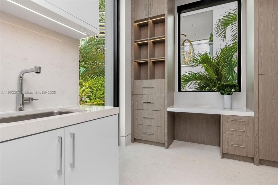 Furnished interior view inside a new home in , Fort Lauderdale (Image 62).