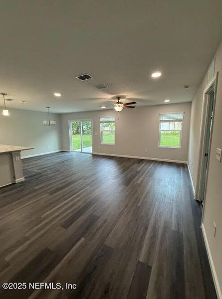 Spacious, unfurnished interior of a new home in , Jacksonville (Image 27).