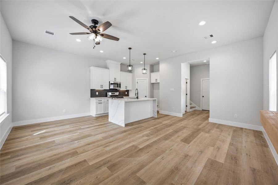 Spacious, unfurnished interior of a new home in , Houston (Image 22).