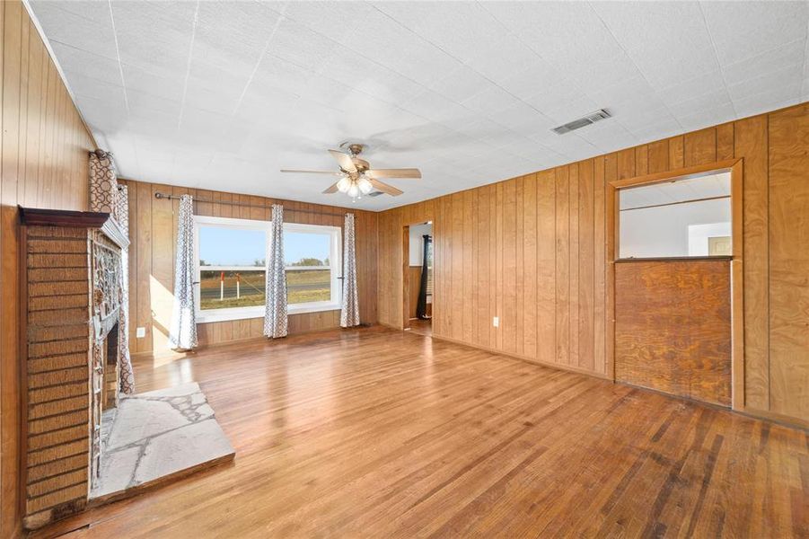 Spacious, unfurnished interior of a new home in , Brownwood (Image 9). Spacious, unfurnished interior of a new home in , Brownwood (Image 9).