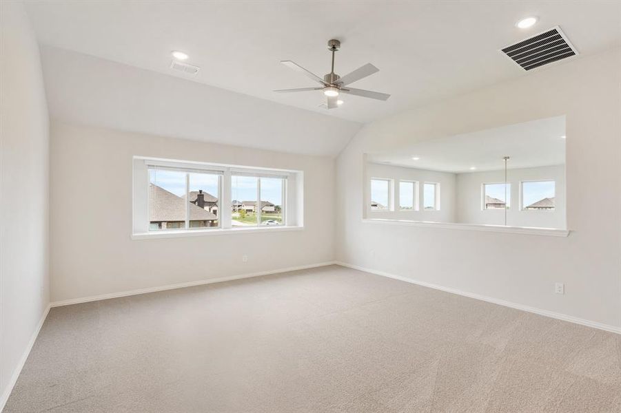 Spacious, unfurnished interior of a new home in Sunrise at Garden Valley 60-79, Waxahachie (Image 29). Spacious, unfurnished interior of a new home in Sunrise at Garden Valley 60-79, Waxahachie (Image 29).
