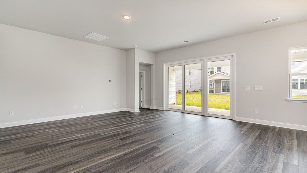 Spacious, unfurnished interior of a new home in The Preserve at Shaftesbury Glen, Conway (Image 11).