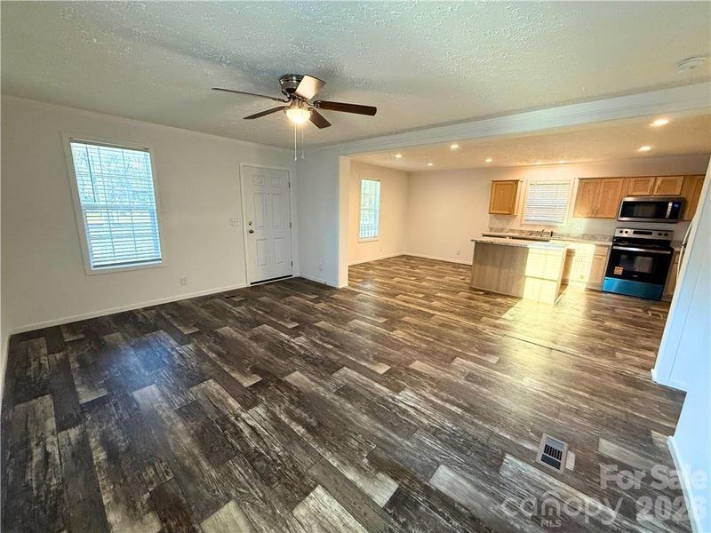 Image 14 of a home in .