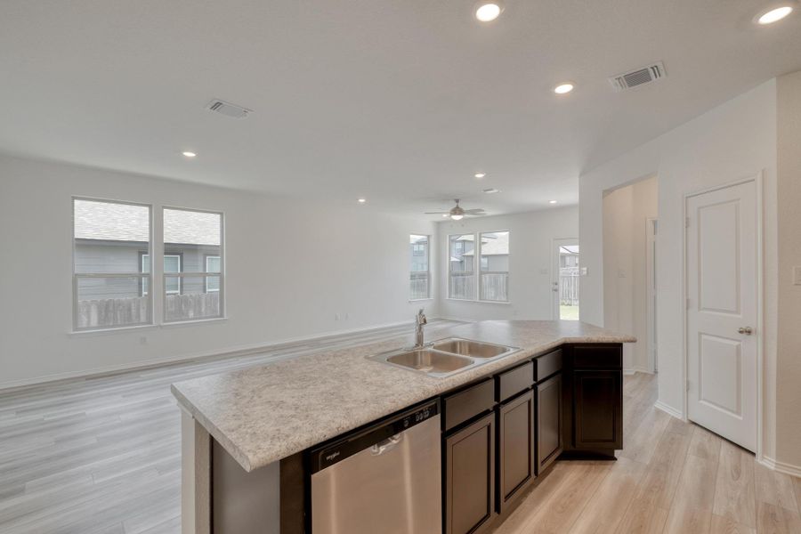 Image 24 of a home in Sonterra - Cool Water.