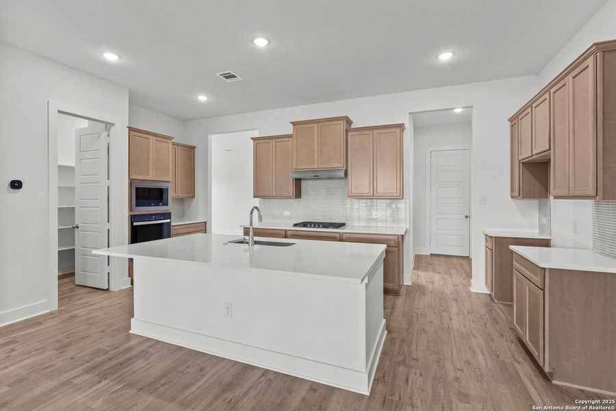 Furnished interior view inside a new home in Homestead, Schertz (Image 5).
