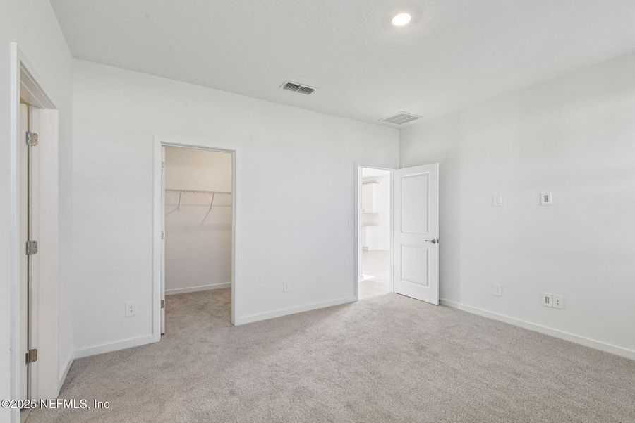 Spacious, unfurnished interior of a new home in Cypress Meadows - Signature Series, Jacksonville (Image 19).