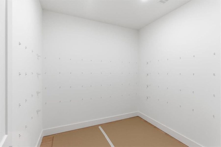 Spacious, unfurnished interior of a new home in , Cartersville (Image 8).