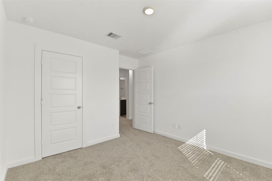 Spacious, unfurnished interior of a new home in City Gate North, Houston (Image 27).