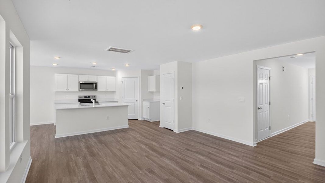 Spacious, unfurnished interior of a new home in Willow Mill, Thomasville (Image 18).