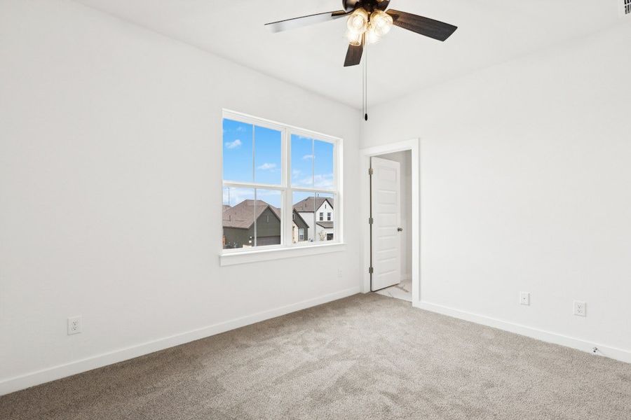 Spacious, unfurnished interior of a new home in Mayfair, New Braunfels (Image 25).