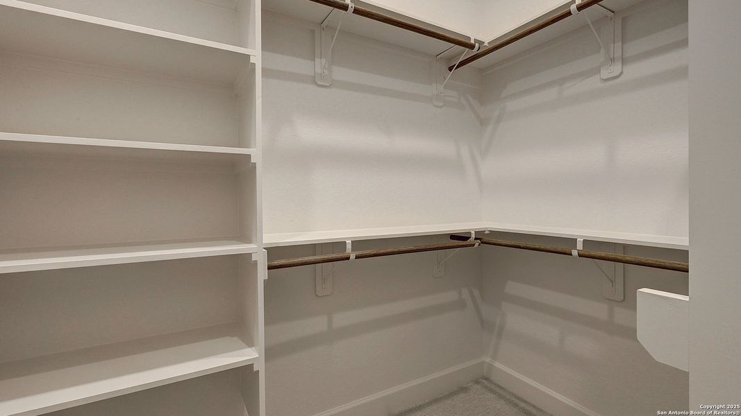 Spacious, unfurnished interior of a new home in The Dominion 70', San Antonio (Image 18).