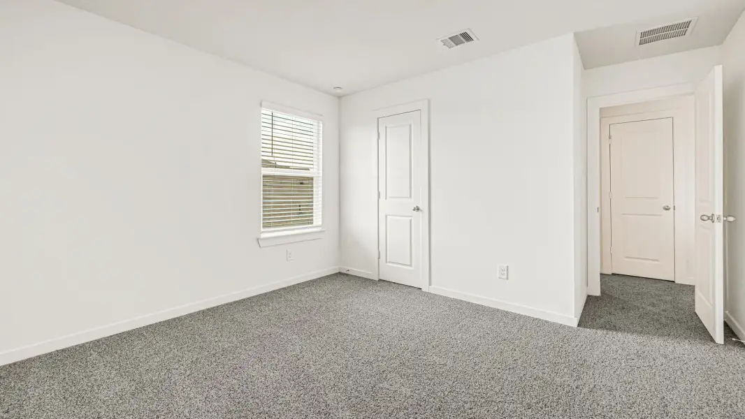 Spacious, unfurnished interior of a new home in Harvest Pointe, Needville (Image 21).