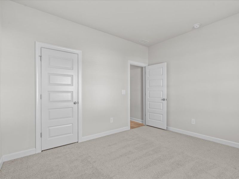 Spacious, unfurnished interior of a new home in Vickery Station, Woodruff (Image 20).