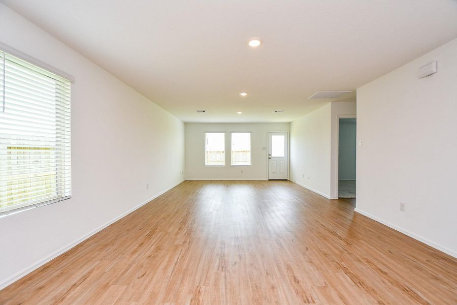 Spacious, unfurnished interior of a new home in Tavola: Cottage Collection, New Caney (Image 24).