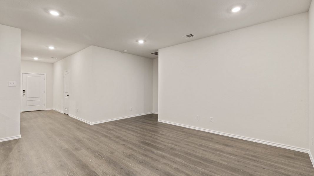 Spacious, unfurnished interior of a new home in Verandah, Royse City (Image 22).