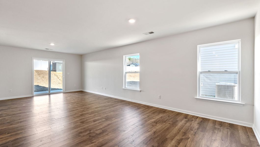 Spacious, unfurnished interior of a new home in Baxter Village, Boiling Springs (Image 15).