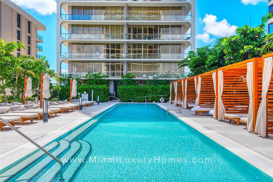Condo located in Miami, FL showcasing its design and architecture (Image 29).