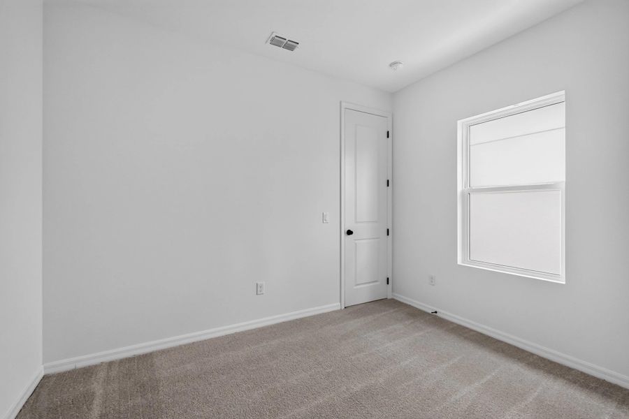 Spacious, unfurnished interior of a new home in Catamaran Cove, Rockledge (Image 17).
