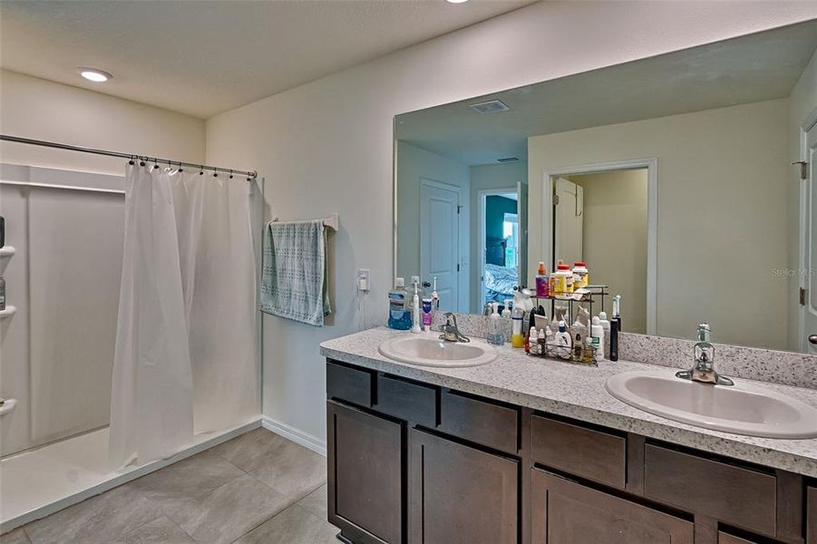 Furnished interior view inside a new home in Avalon Woods, Newberry (Image 8). Furnished interior view inside a new home in Avalon Woods, Newberry (Image 8).