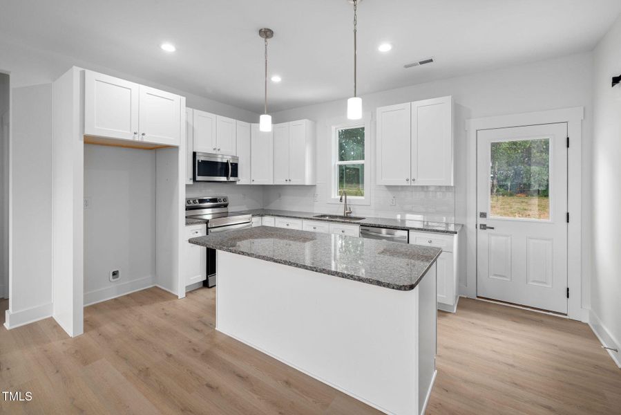 15-web-or-mls-19-southern-village-dr 15-web-or-mls-19-southern-village-dr