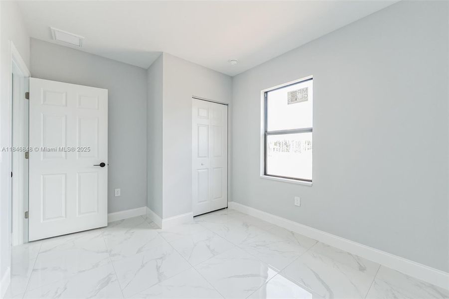 Spacious, unfurnished interior of a new home in , Lehigh Acres (Image 23).