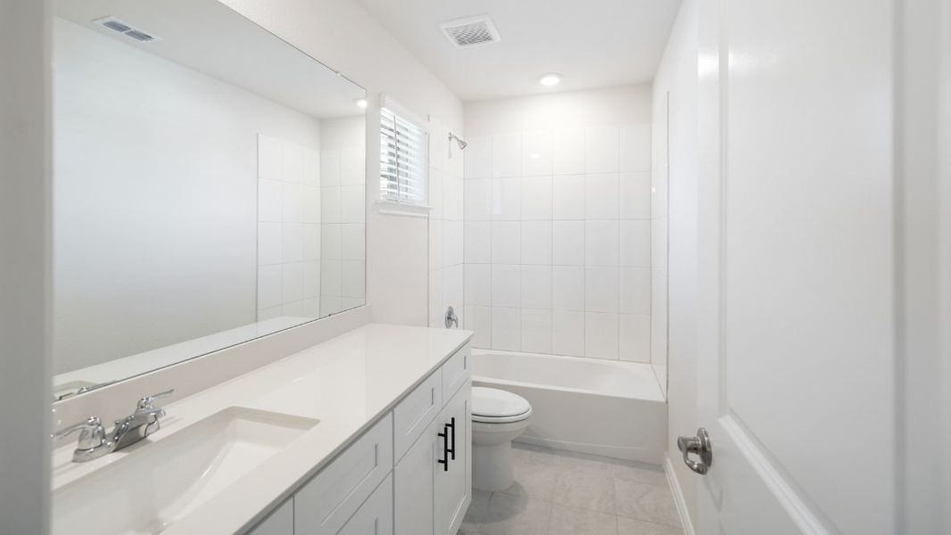 Furnished interior view inside a new home in Augusta Square, Fort Worth (Image 10).