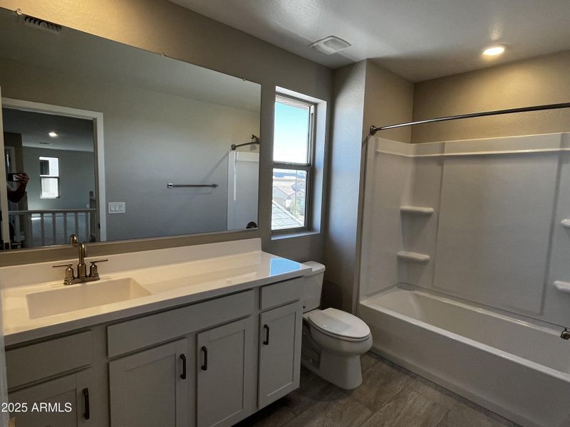 EC Lot 68 Bath 2 Upstiars