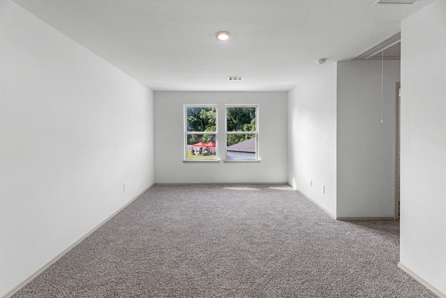 Spacious, unfurnished interior of a new home in Springwood, Beaumont (Image 22).