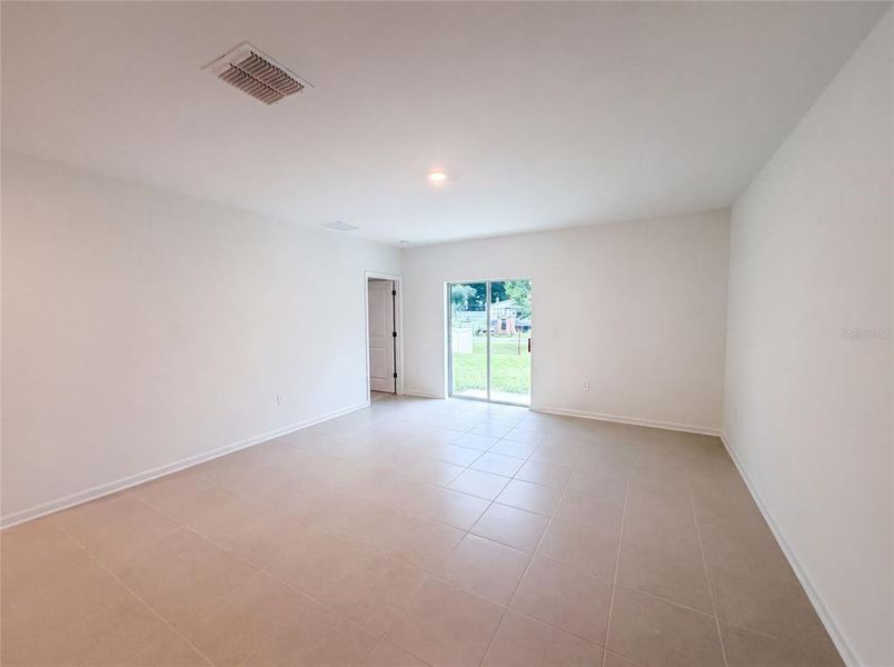 Spacious, unfurnished interior of a new home in Wynnstone, Davenport (Image 19). Spacious, unfurnished interior of a new home in Wynnstone, Davenport (Image 19).