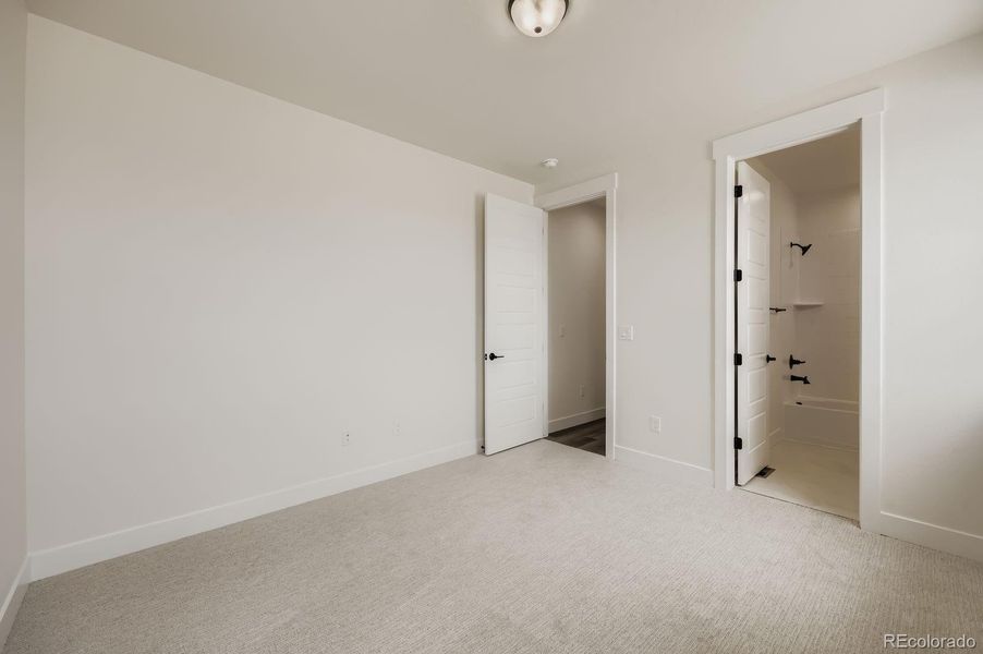Spacious, unfurnished interior of a new home in Timber Ridge, Colorado Springs (Image 21).