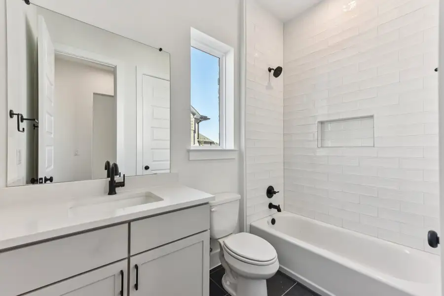 17 web or mls Robin Trail S0401 017