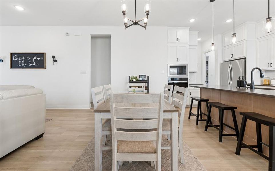 Furnished interior view inside a new home in , Northlake (Image 25).