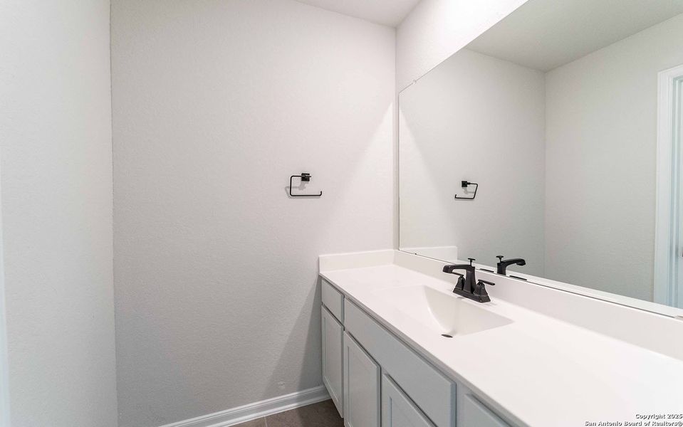 Furnished interior view inside a new home in Arcadia Ridge, San Antonio (Image 5). Furnished interior view inside a new home in Arcadia Ridge, San Antonio (Image 5).