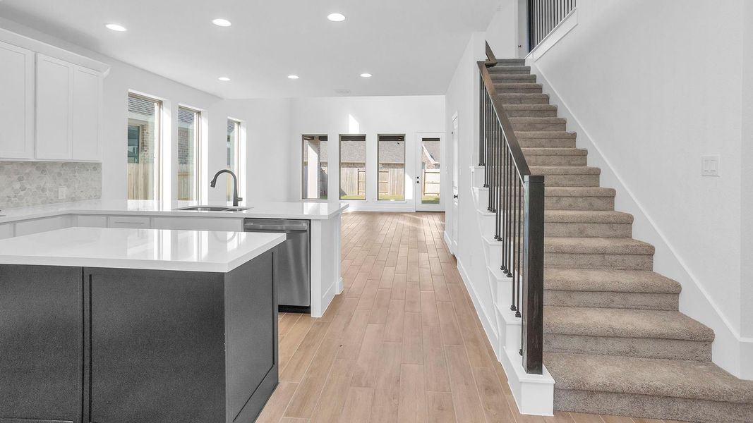 Furnished interior view inside a new home in Escondido 45', Magnolia (Image 6).