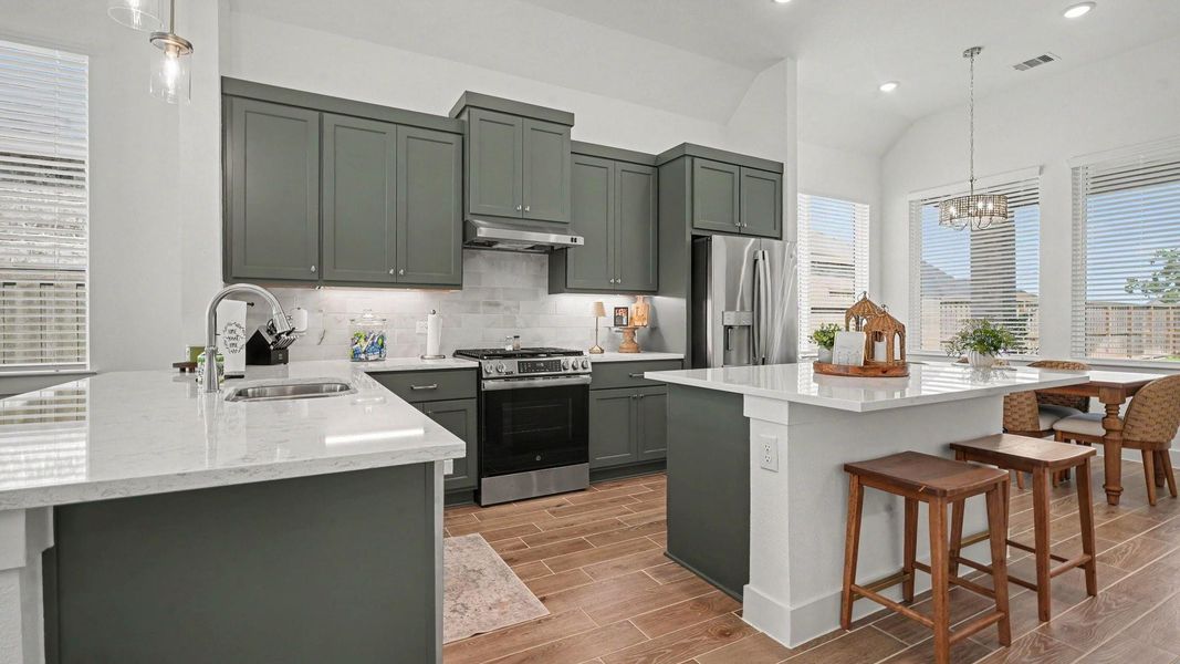 Furnished interior view inside a new home in , Mont Belvieu (Image 6).