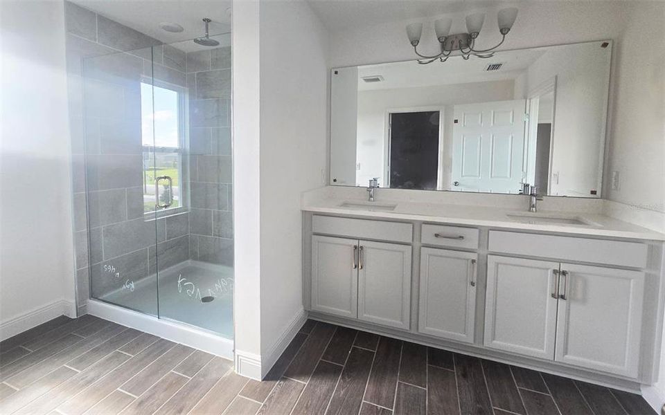 Furnished interior view inside a new home in Ridgeview, Clermont (Image 4).