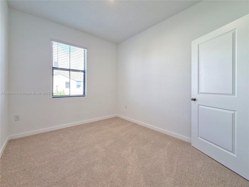Spacious, unfurnished interior of a new home in , Pompano Beach (Image 17).