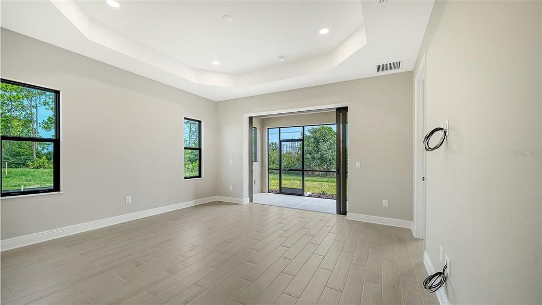 Spacious, unfurnished interior of a new home in Vicenza, Venice (Image 15).