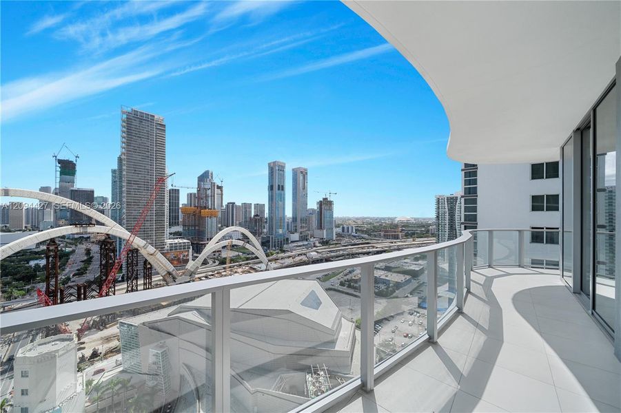Condo located in Miami, FL showcasing its design and architecture (Image 25).