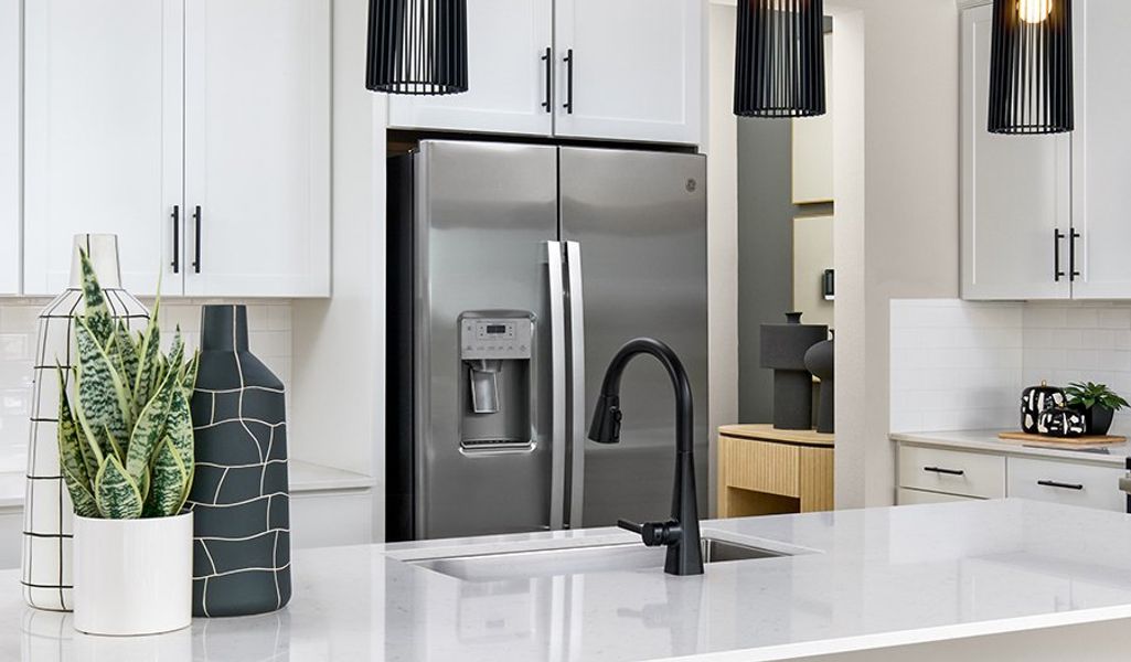 Pewter-K929-Glen Lakes Kitchen