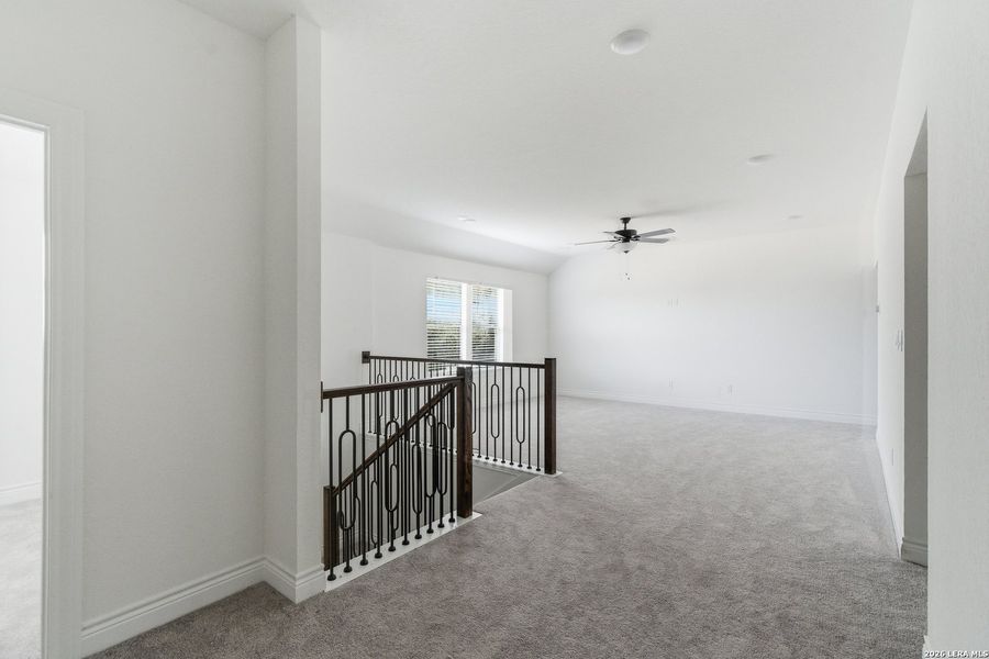 Spacious, unfurnished interior of a new home in Davis Ranch, San Antonio (Image 23).