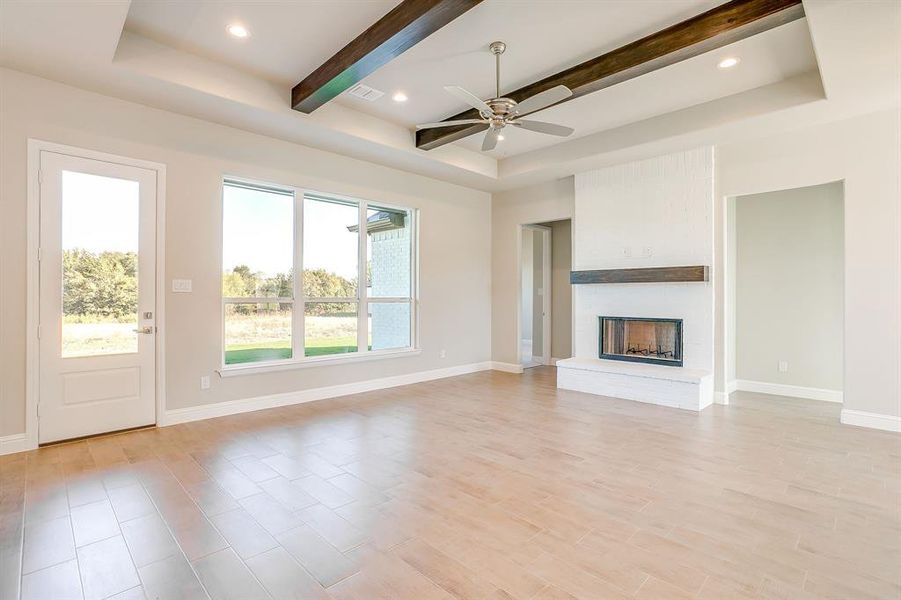 Spacious, unfurnished interior of a new home in , Weatherford (Image 12).