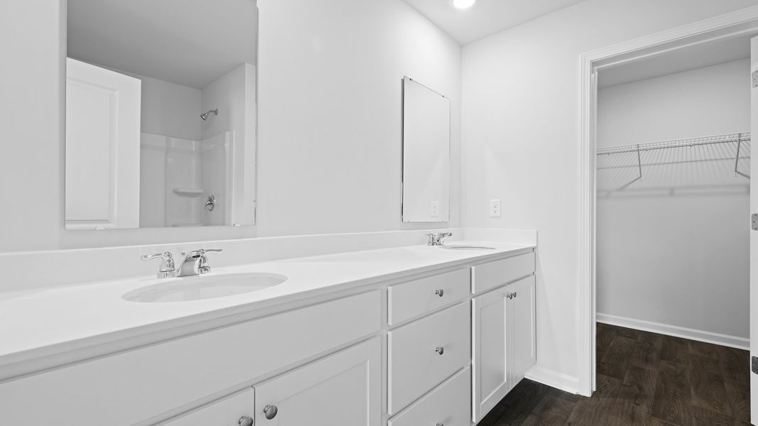 Representative furnished interior of a home built from the MURRAY TH by D.R. Horton in Pine Hills Townhomes at Cane Bay, Summerville (Image 10).