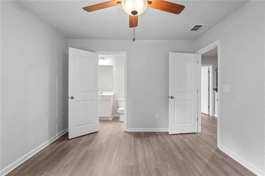 Spacious, unfurnished interior of a new home in Riverwood, Dallas (Image 39). Spacious, unfurnished interior of a new home in Riverwood, Dallas (Image 39).