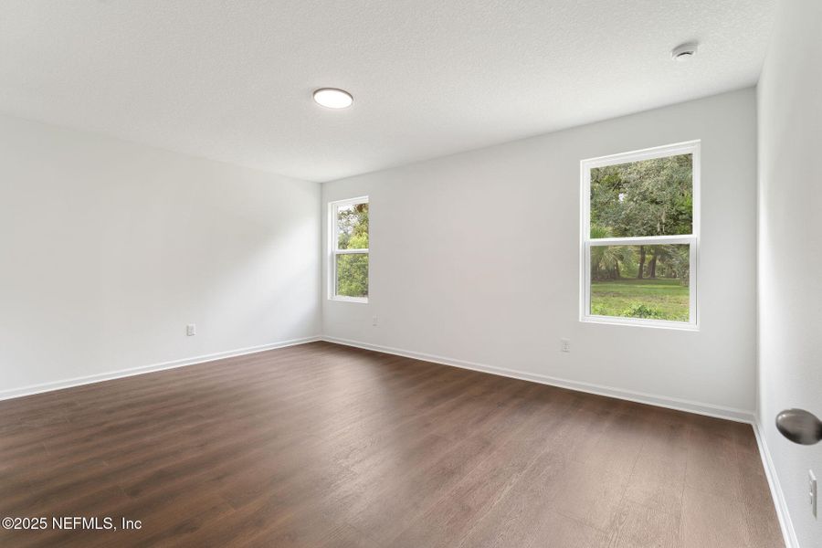 Spacious, unfurnished interior of a new home in , Green Cove Springs (Image 50).
