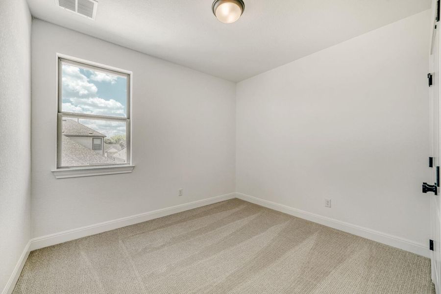 Spacious, unfurnished interior of a new home in The Porch at Du Pre, Buda (Image 16). Spacious, unfurnished interior of a new home in The Porch at Du Pre, Buda (Image 16).