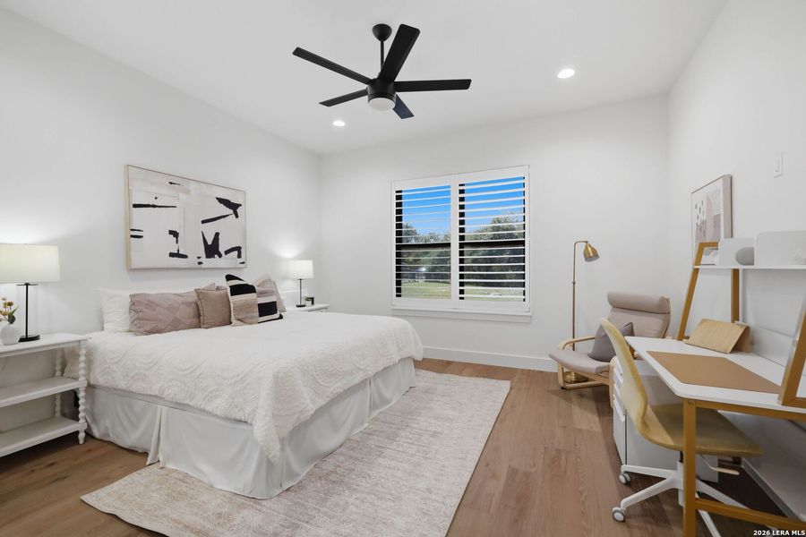 Furnished interior view inside a new home in , Canyon Lake (Image 9).