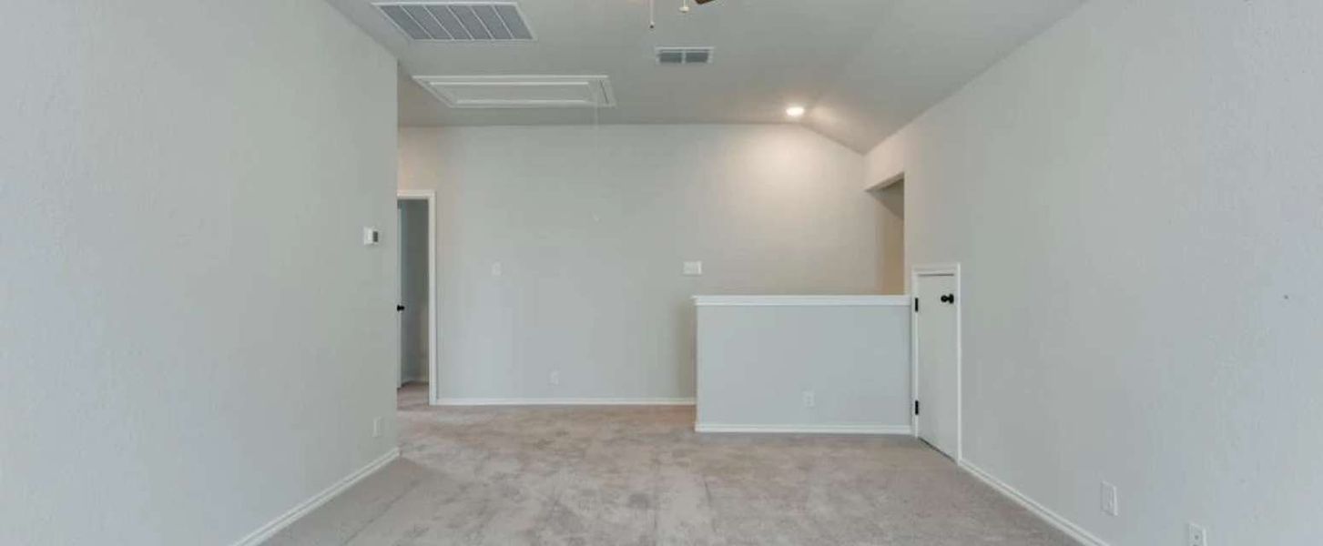 Representative unfurnished interior of a home built from the Yaupon by Ashton Woods in Arcadia Ridge, San Antonio (Image 15).