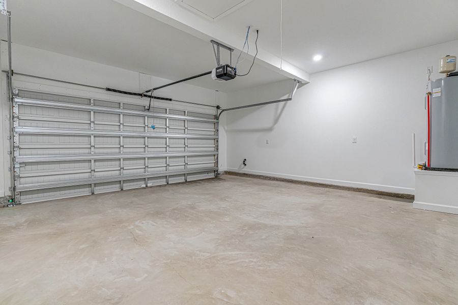 Representative unfurnished interior of a home built from the Elizabeth by CJL Homes in McCarthy Estates, Defuniak Springs (Image 45).